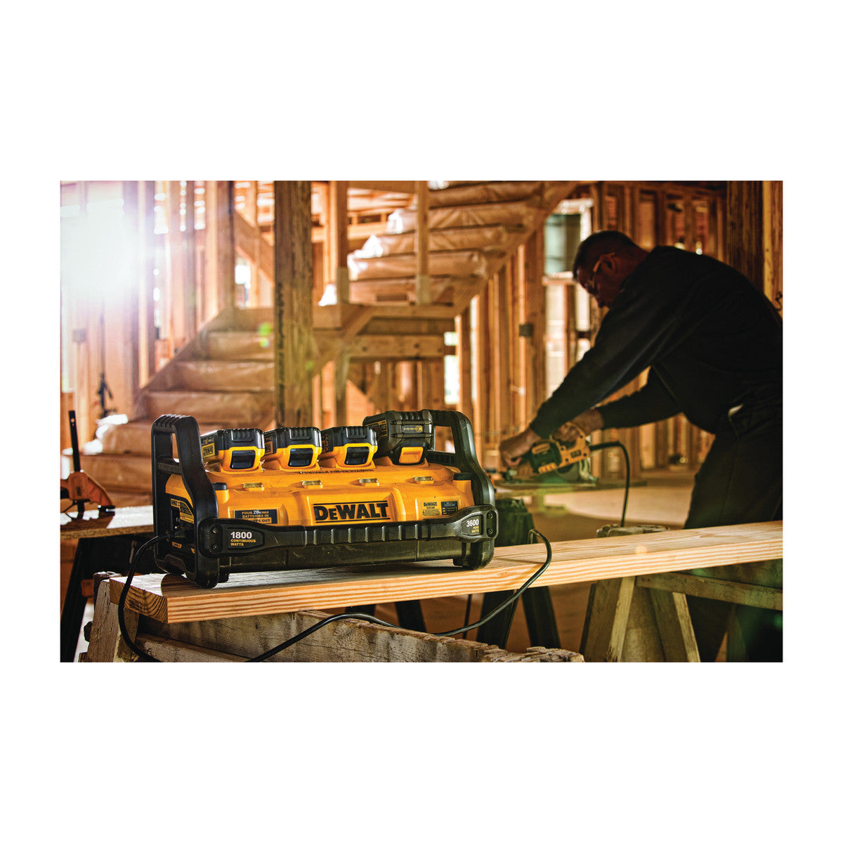 DeWALT DCB1800B FLEXVOLT 20V - 60V Portable Power Station and Battery Charger