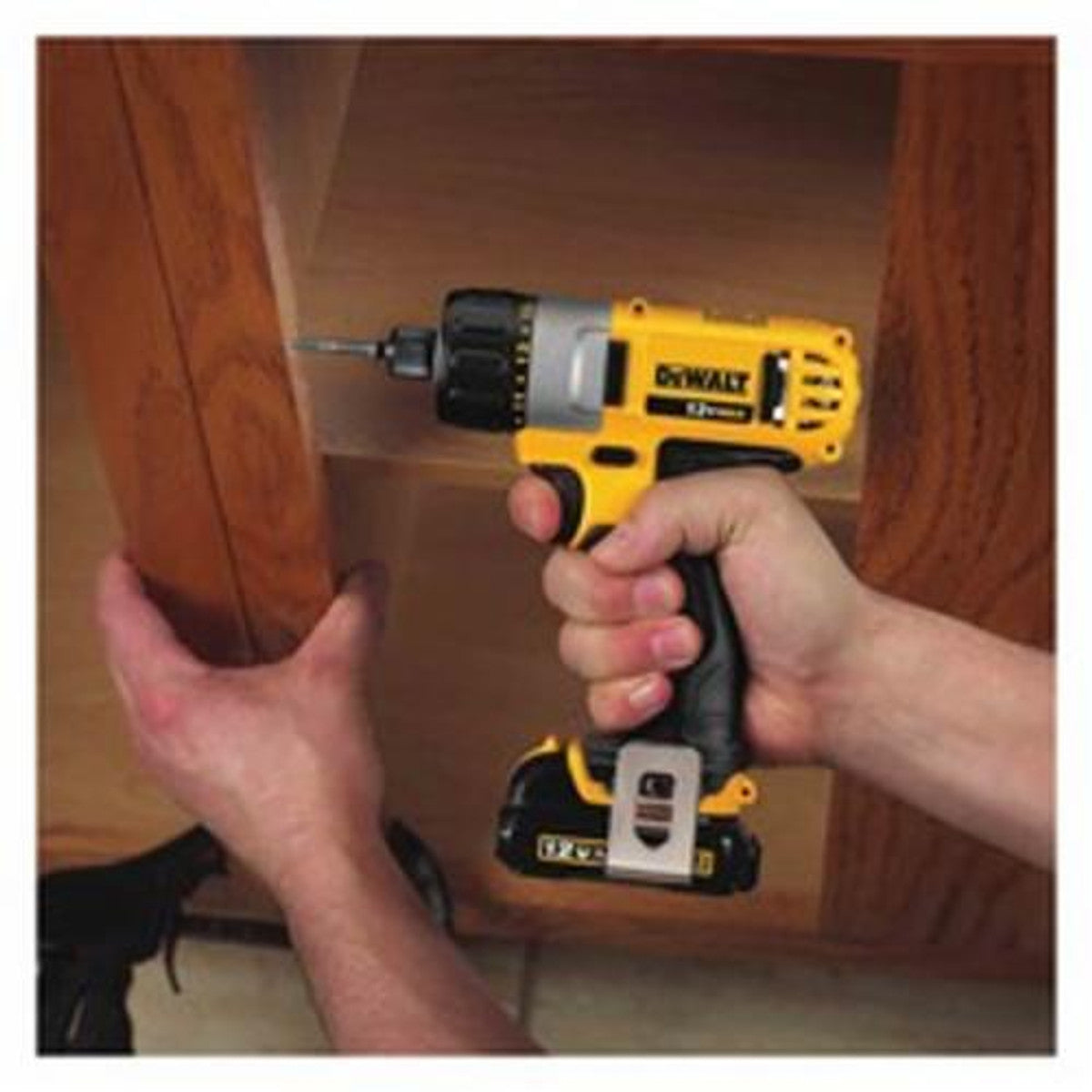 DeWALT DCF610S2 12V MAX 1/4" Screwdriver Kit W/ (2) 1.5 Ah Batteries