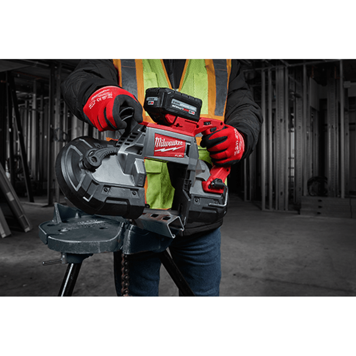 Milwaukee 48-59-1880 M18™ REDLITHIUM™ HIGH OUTPUT™ XC8.0 Starter Kit