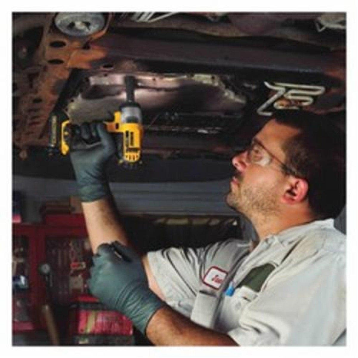 DeWALT DCF813S2  12V MAX 3/8" Impact Wrench Kit W/ (2) 1.5 Ah Batteries