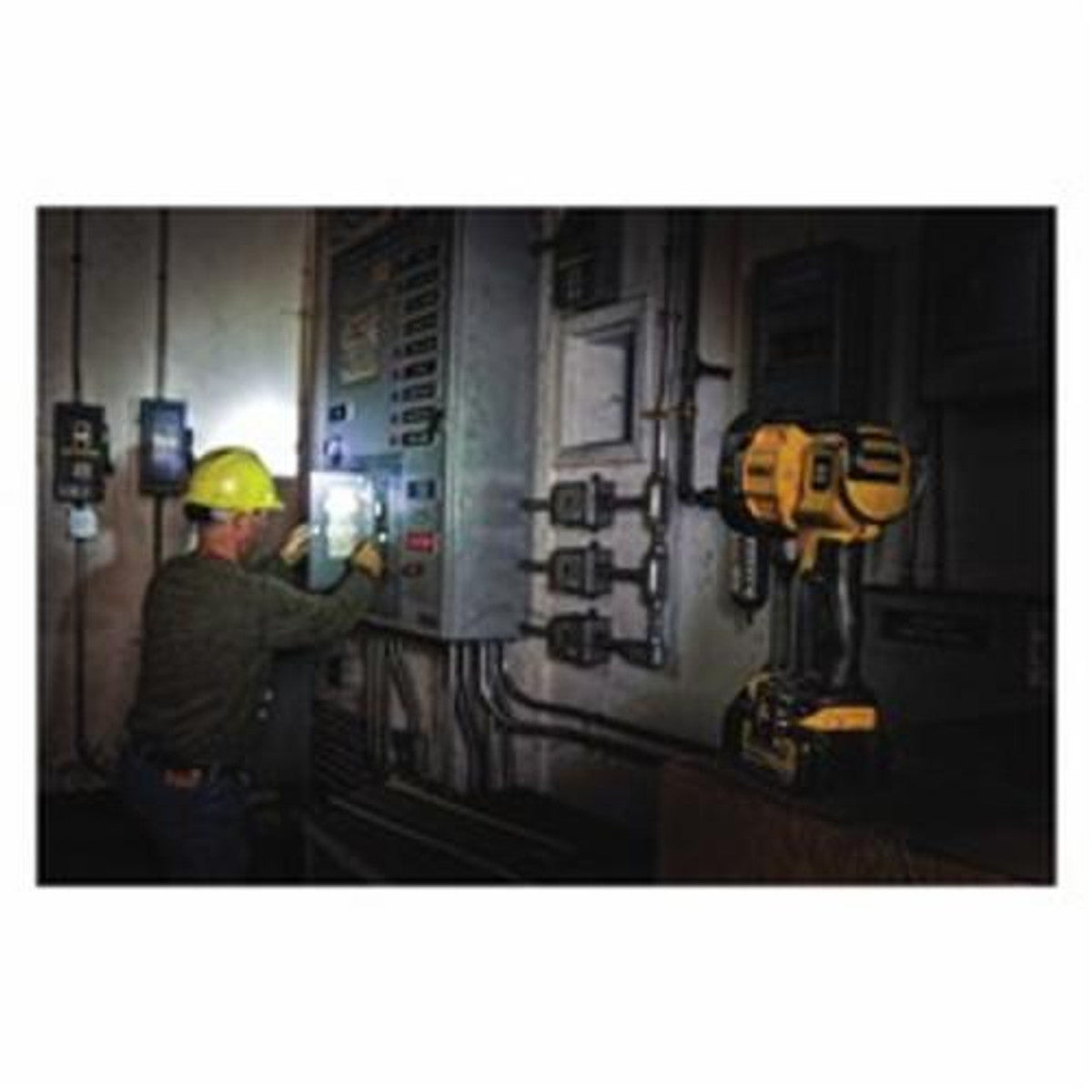 DeWALT DCL043  20V MAX Jobsite LED Spotlight