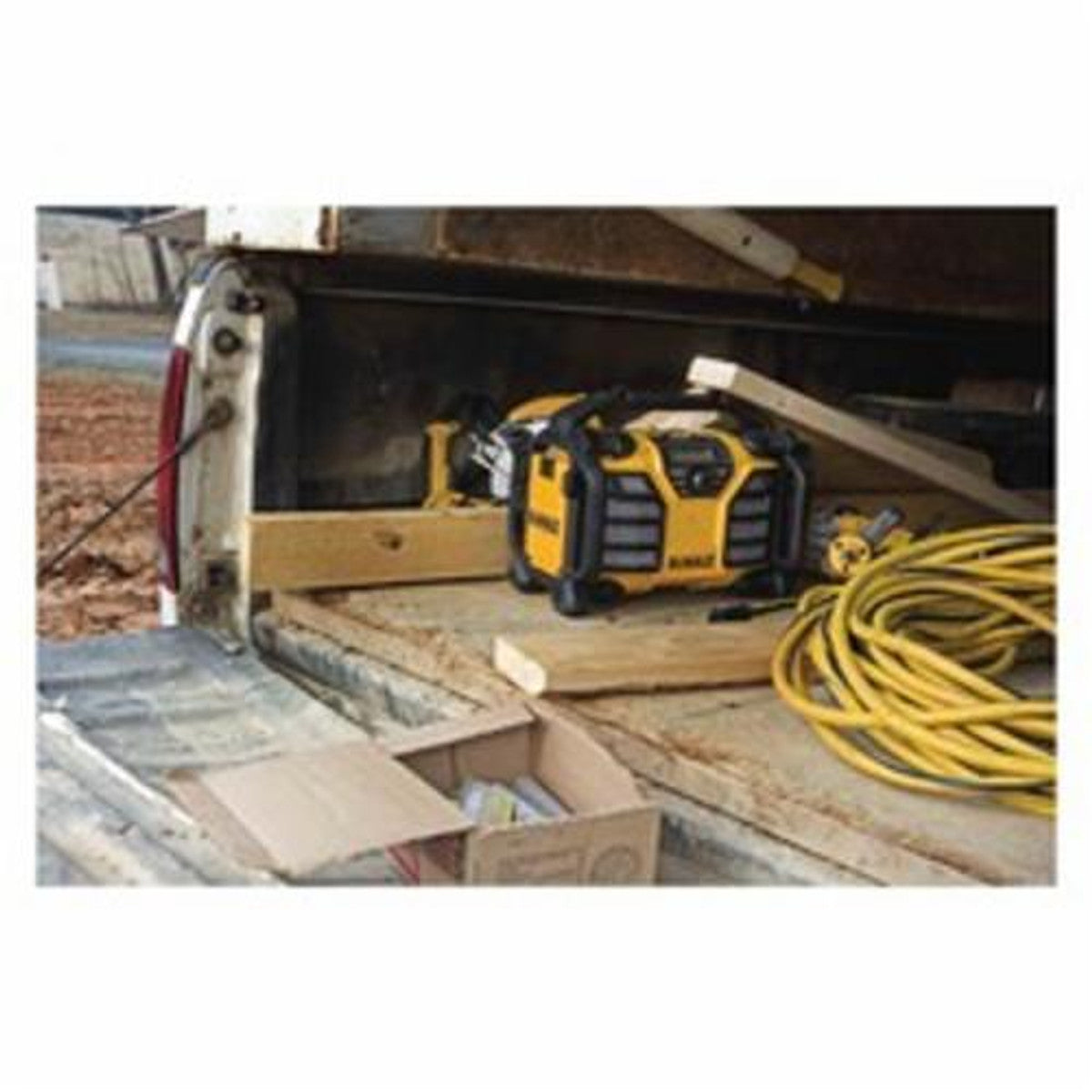 DeWALT DCR015  12V / 20V MAX Worksite Charger and Radio (Bare Tool)