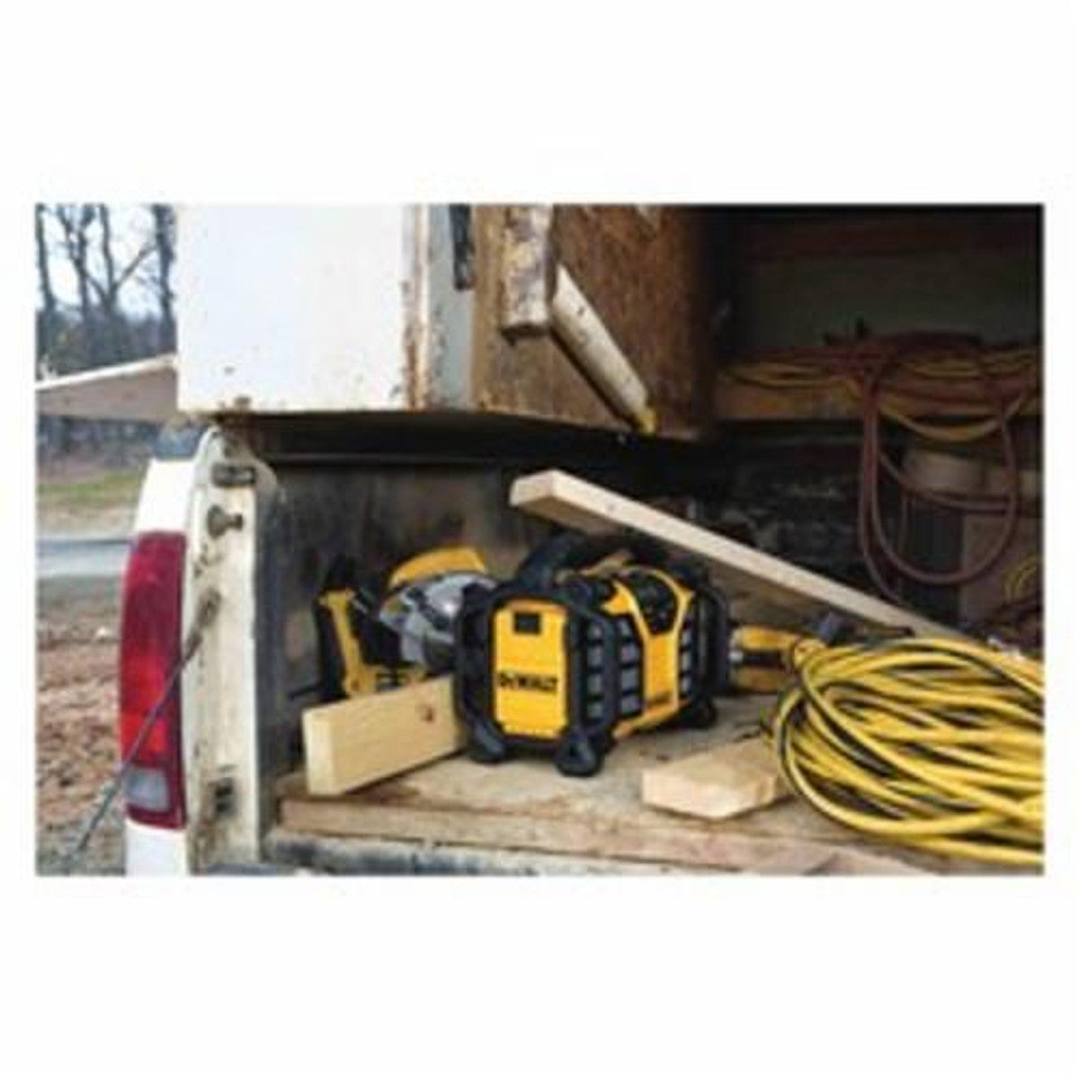 DeWALT DCR015  12V / 20V MAX Worksite Charger and Radio (Bare Tool)