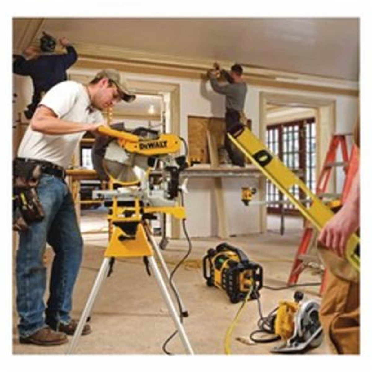 DeWALT DCR015  12V / 20V MAX Worksite Charger and Radio (Bare Tool)
