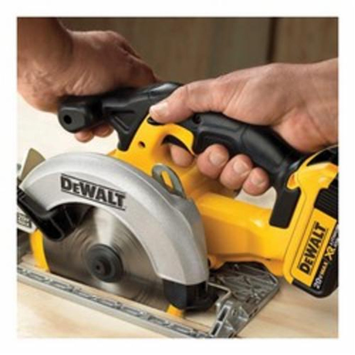 DeWALT DCS391B  20V MAX 6-1/2" Circular Saw (Bare Tool)