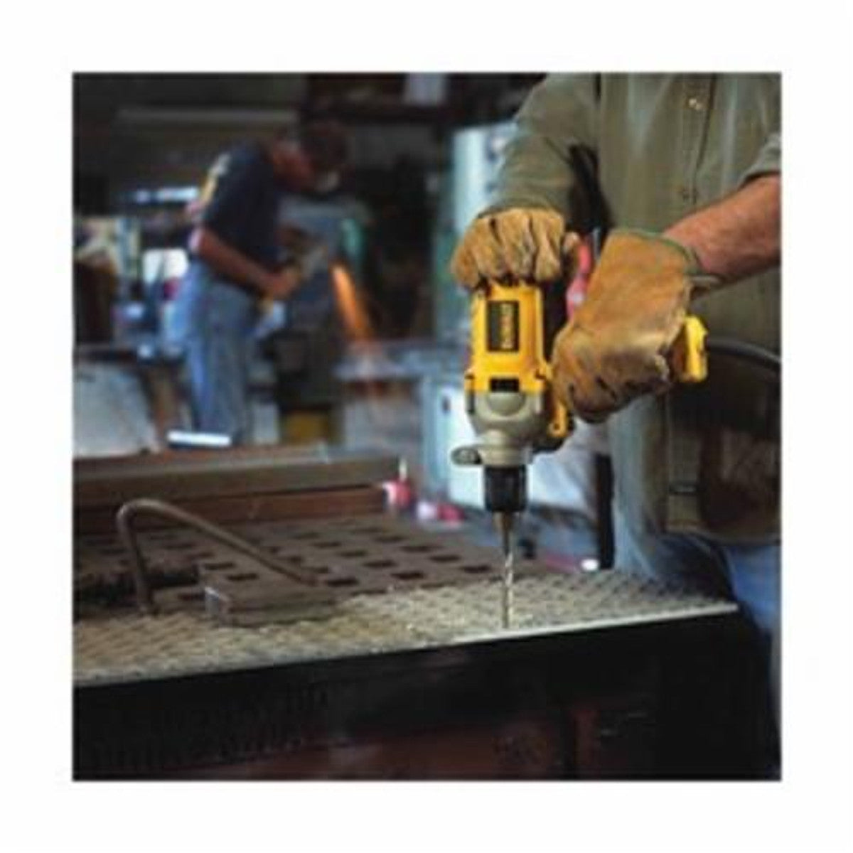 DeWALT DWD215G  1/2" VSR Drill, Mid-Handle Grip W/ Keyless Chuck, 10 AMP