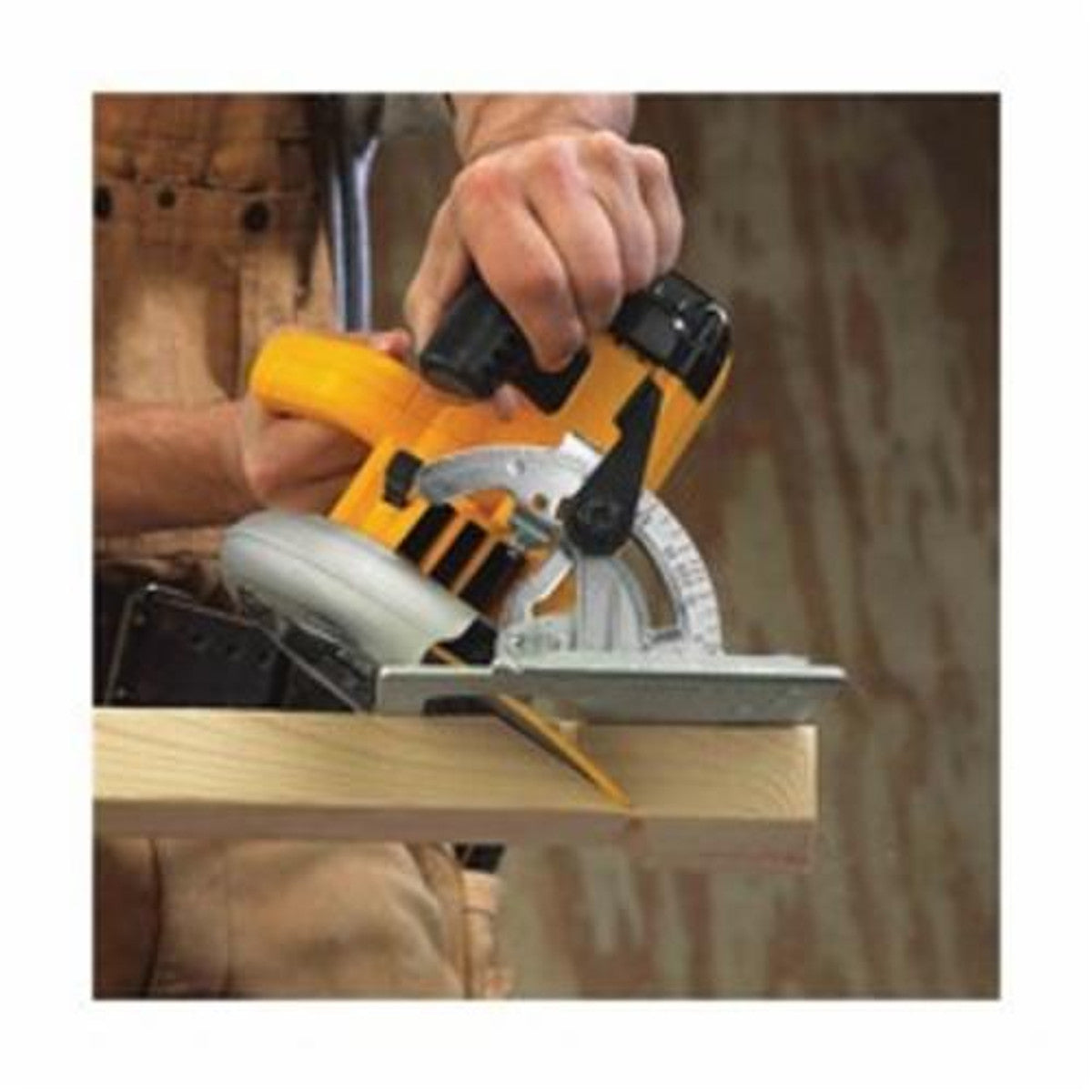 DeWALT DWE575  7-1/4" Circular Saw, Light-Weight, D-Cutting