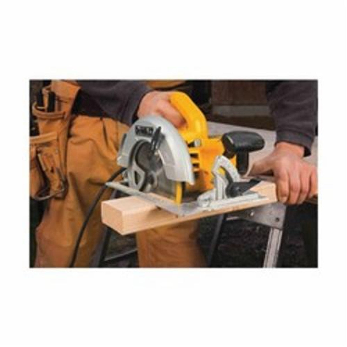 DeWALT DWE575  7-1/4" Circular Saw, Light-Weight, D-Cutting