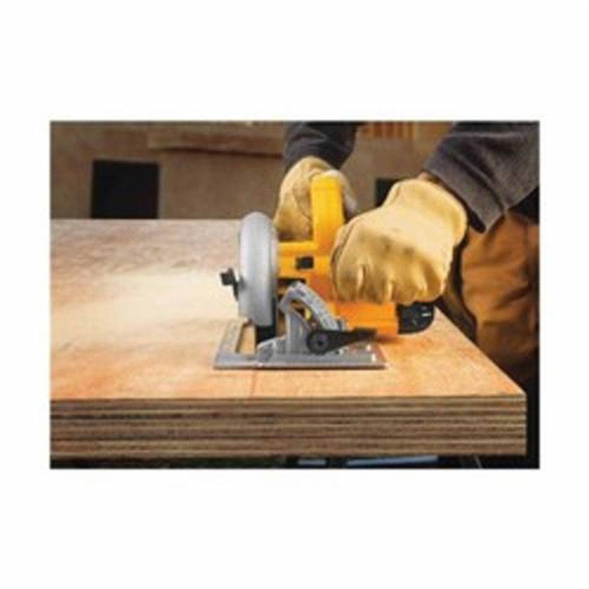 DeWALT DWE575  7-1/4" Circular Saw, Light-Weight, D-Cutting