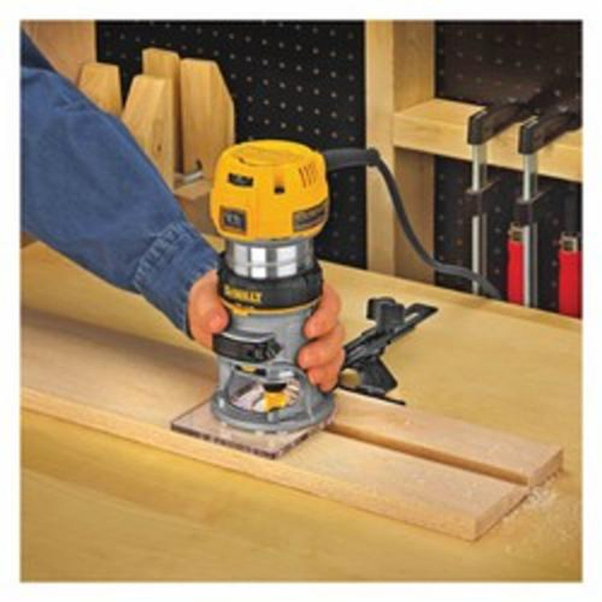 DeWALT DWP611  1-1/4 HP Compact Router W/ LEDs, Variable Speed, 7 AMP